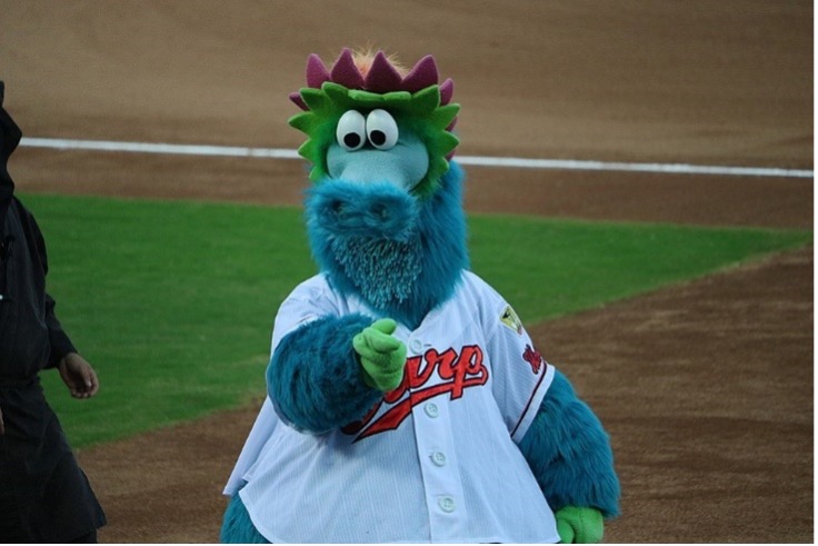 Meet the Phanatic’s Half-Japanese Brother, Slyly of the Hiroshima&nbsp;Carp